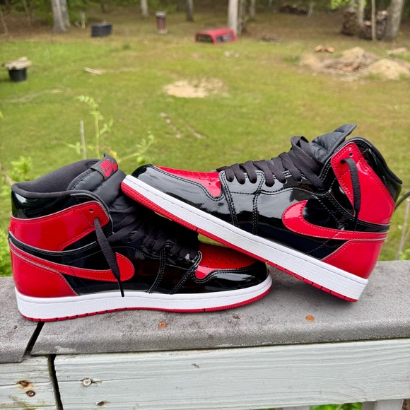 Air Jordan 1 High OG Patent Bred Size 10.5 main image 4